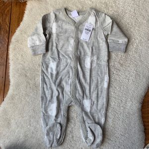 NWT Cozy neutral romper one piece pjs for baby